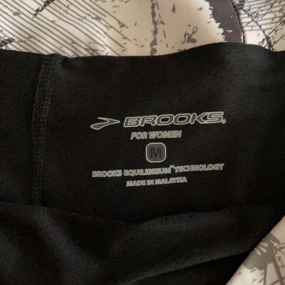 New without tags Brooks running skirt - Picture 5 of 5